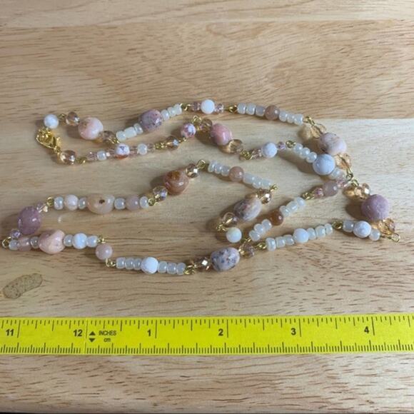 Peruvian pink opal semiprecious necklace.‎ Crystals And agate 30 inches long - Picture 2 of 2